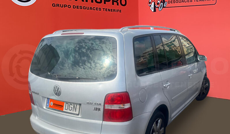 
								Volkswagen Touran 2.0 TDI completo									