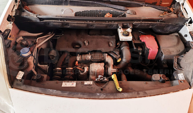 
								Peugeot Partner 1.6 HDi completo									