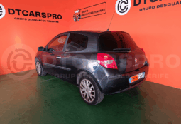 
										Renault Clio 1.4 16v completo									