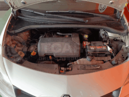 
										Renault Clio III 1.2 16v completo									