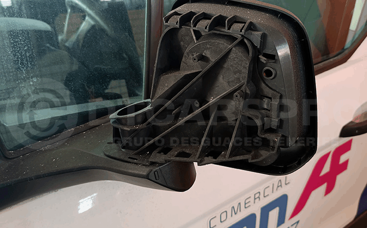 
								FORD TRANSIT CONNECT completo									