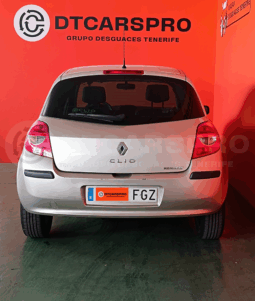 
										Renault Clio III 1.2 16v completo									