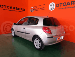 
										Renault Clio III 1.2 16v completo									