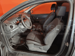 
										Renault Clio 1.4 16v completo									