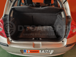 
										Renault Clio III 1.2 16v completo									