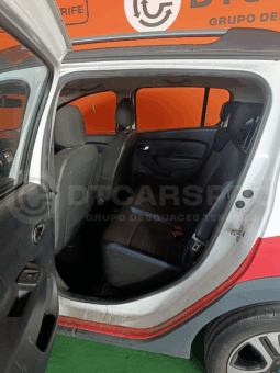 
										DACIA SANDERO completo									