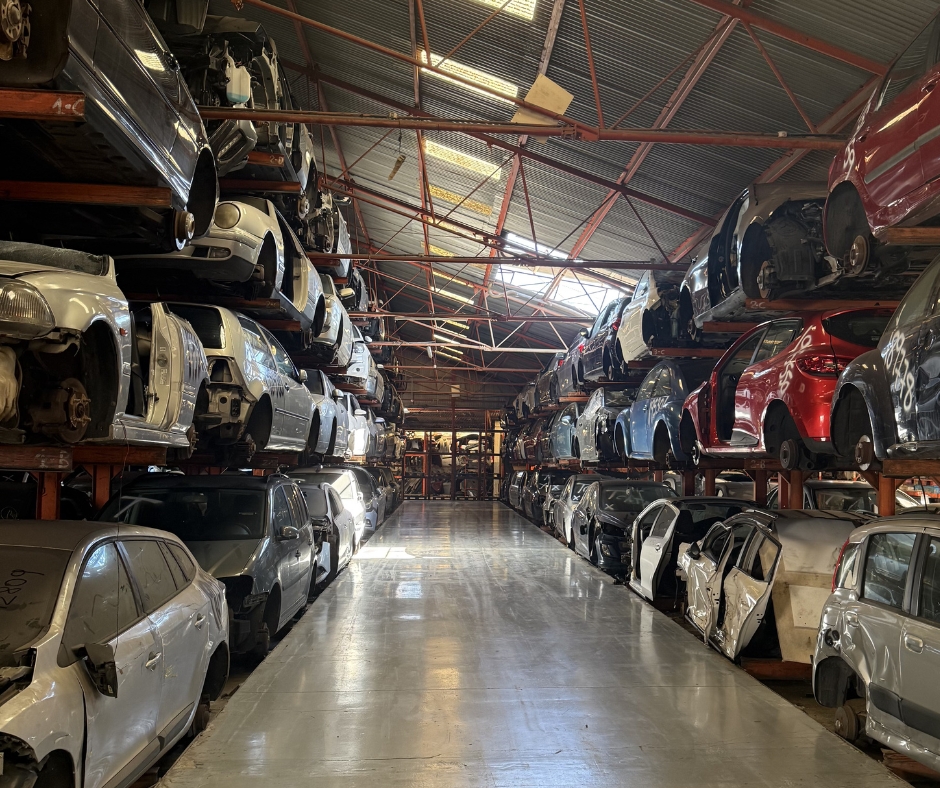 En el Grupo Desguaces Tenerife, como Centro Autorizado de Tratamiento de Vehículos Fuera de Uso, operamos bajo el Nº CAT: RP-090-IC.